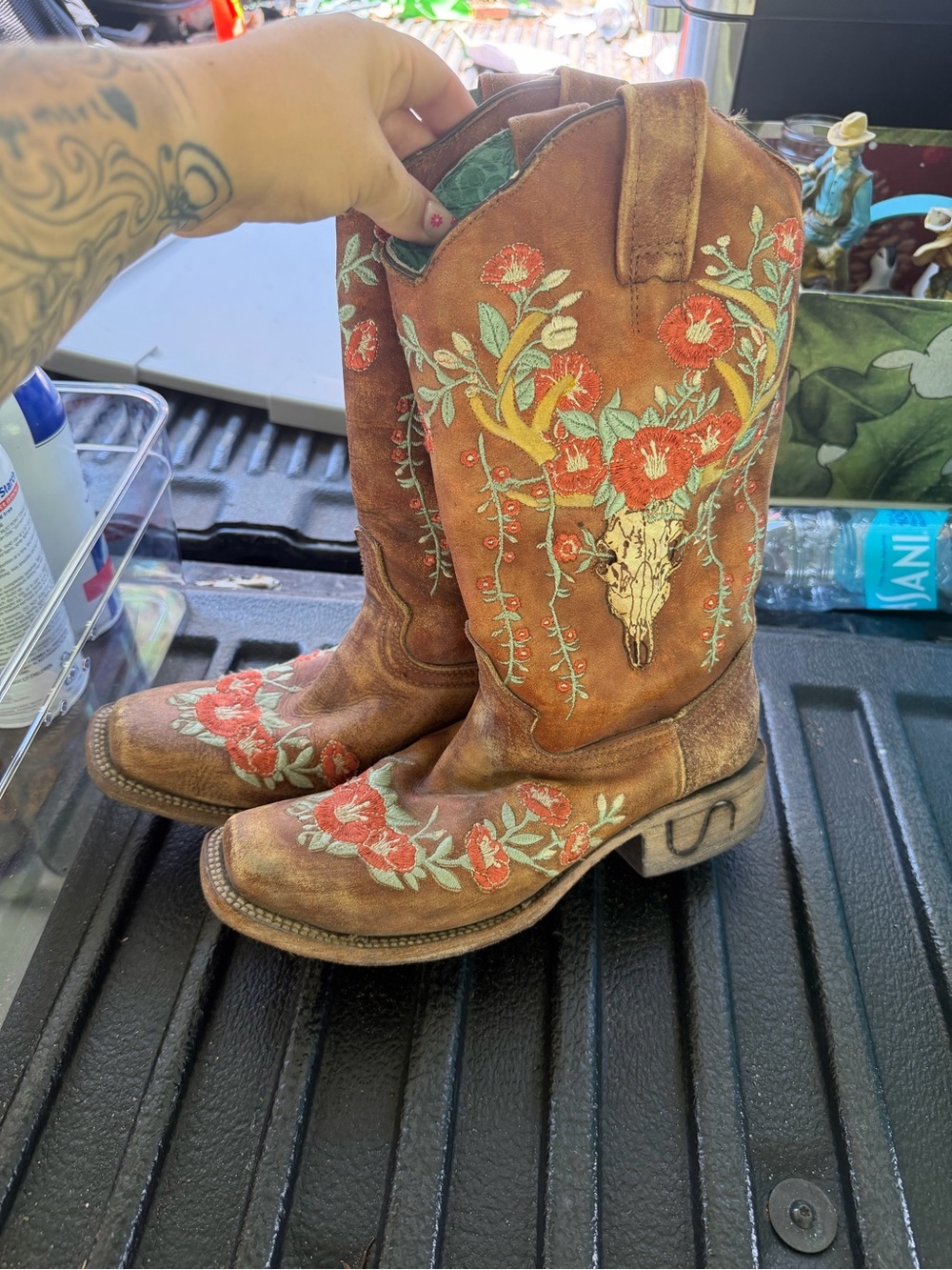 Women’s Brown Embroidered Western Boots with Floral Detail - Picture 3 of 4